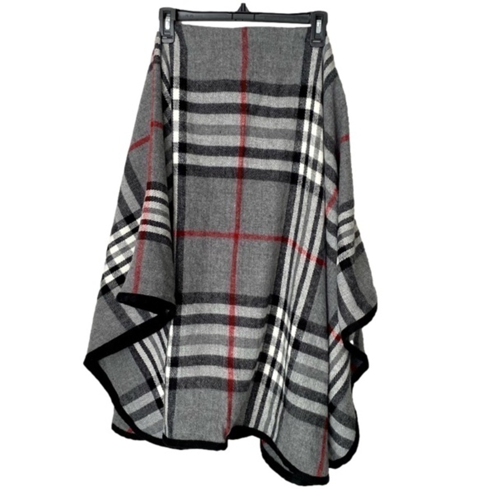 V. FRAAS Ruana Style Wrap Warm Plaid Gray Black White Red Women One Size - Picture 5 of 11